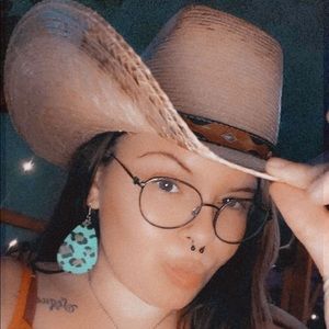 Meet your Posher, Allison